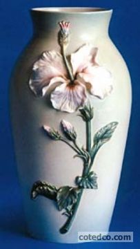 Hibiscussculp Vase