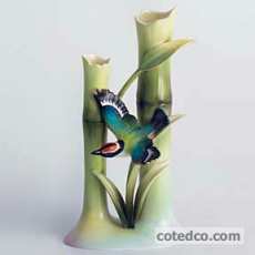 Vase ht : 20.5cm