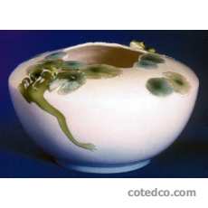 Vase ht : 17cm
