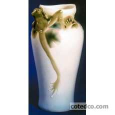 Vase ht : 32cm