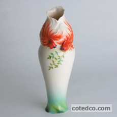 Vase ht : 42cm