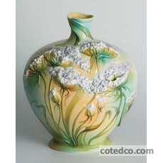 Vase ht : 28.5cm