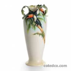 Vase ht : 43.5cm