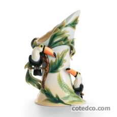 Vase ht : 23.5cm